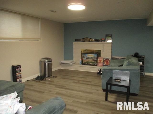 7120 N MANNING Drive, Peoria, IL 61614