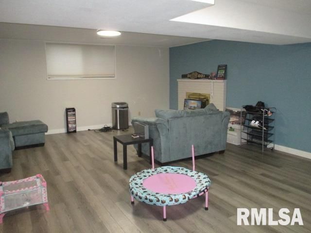 7120 N MANNING Drive, Peoria, IL 61614