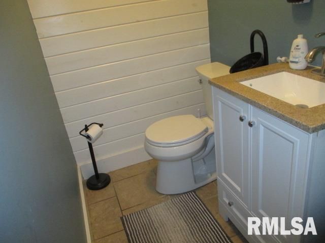 7120 N MANNING Drive, Peoria, IL 61614