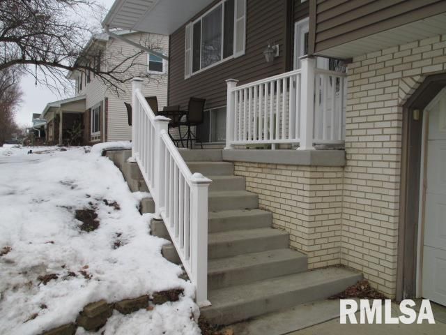 7120 N MANNING Drive, Peoria, IL 61614