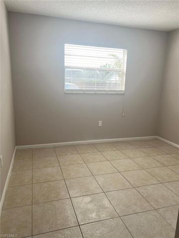 3325 Airport RD N # L2, Naples, FL 34105