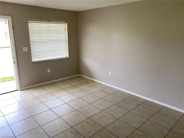 3325 Airport RD N # L2, Naples, FL 34105