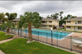 3325 Airport RD N # L2, Naples, FL 34105