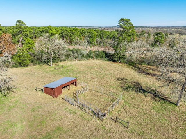 414 Giese Lane, Warda, TX 78960