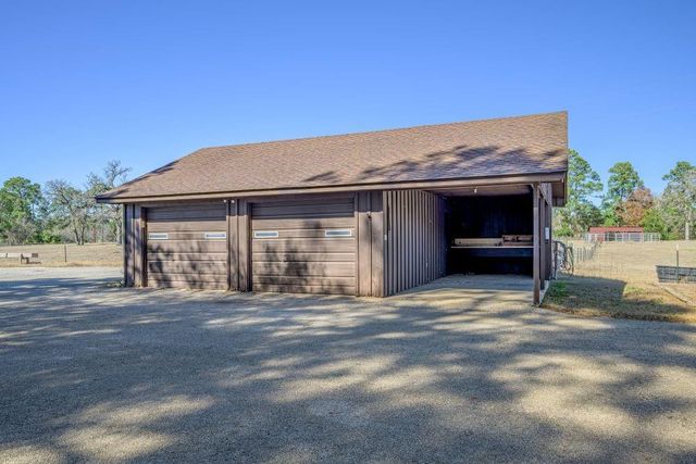 414 Giese Lane, Warda, TX 78960