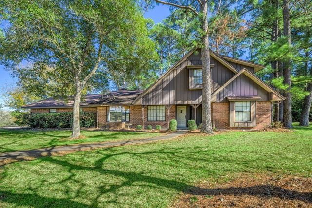 414 Giese Lane, Warda, TX 78960