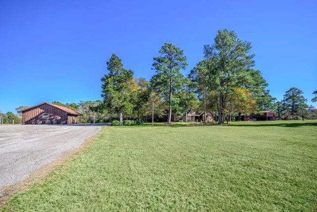 414 Giese Lane, Warda, TX 78960