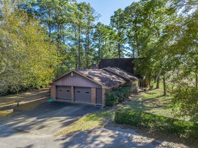 414 Giese Lane, Warda, TX 78960