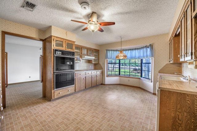 414 Giese Lane, Warda, TX 78960