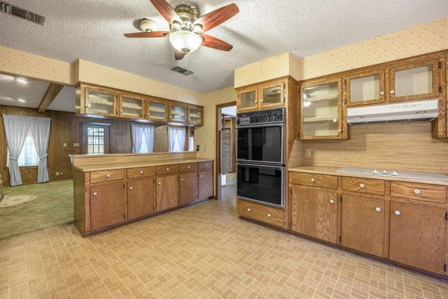 414 Giese Lane, Warda, TX 78960