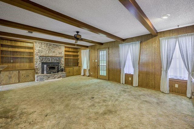 414 Giese Lane, Warda, TX 78960