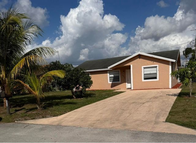 4575 Curtis Avenue, Lake Worth, FL 33463