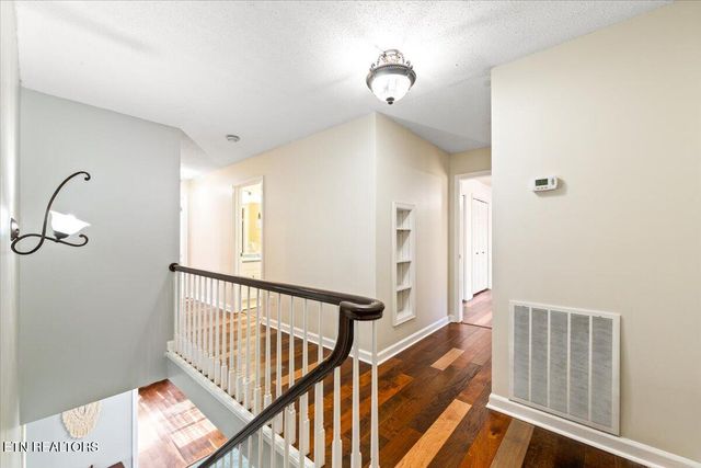 203 Golf Hill Lane, Lafollette, TN 37766