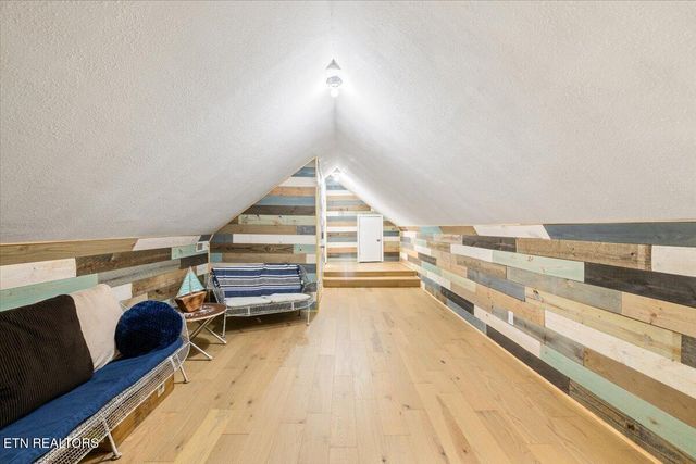 203 Golf Hill Lane, Lafollette, TN 37766