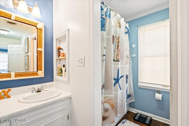 203 Golf Hill Lane, Lafollette, TN 37766