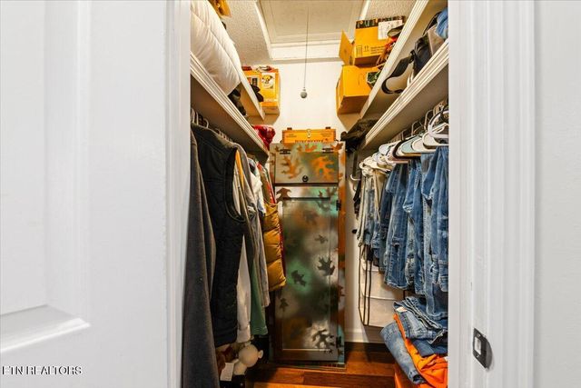 203 Golf Hill Lane, Lafollette, TN 37766