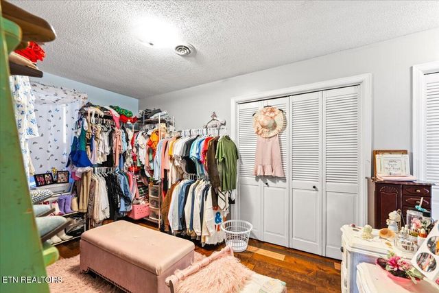 203 Golf Hill Lane, Lafollette, TN 37766