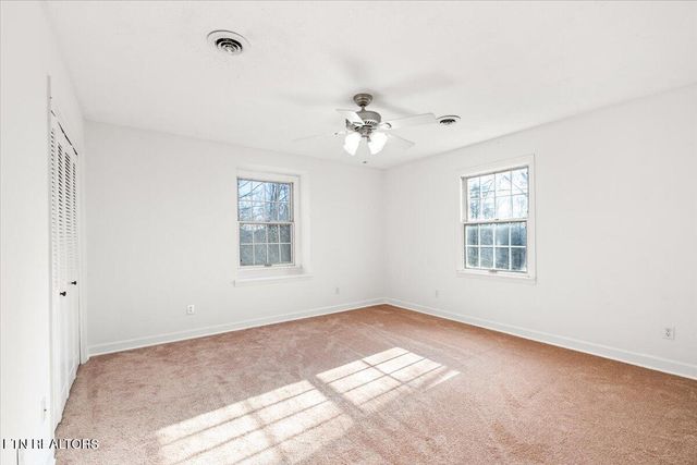 203 Golf Hill Lane, Lafollette, TN 37766