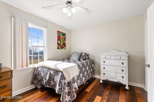 203 Golf Hill Lane, Lafollette, TN 37766