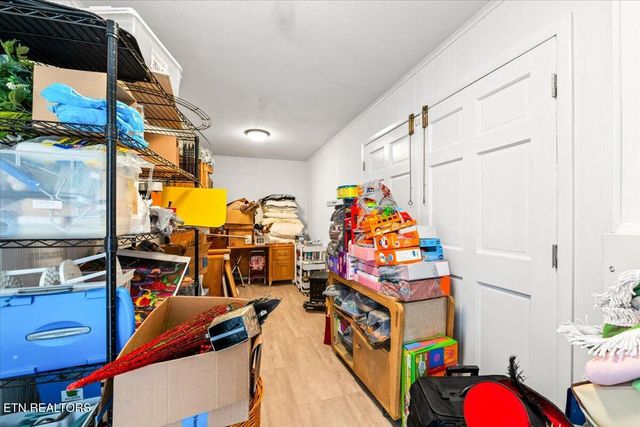 203 Golf Hill Lane, Lafollette, TN 37766