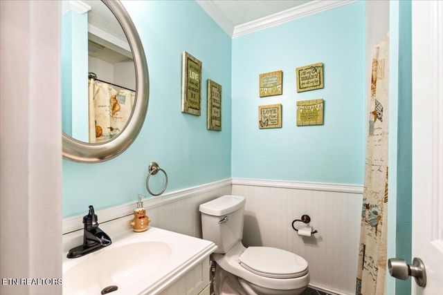 203 Golf Hill Lane, Lafollette, TN 37766