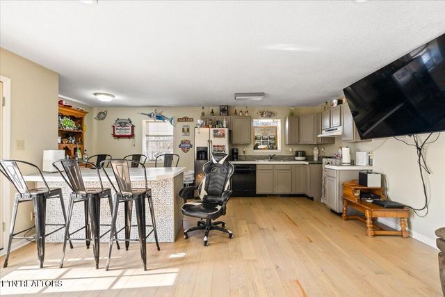 203 Golf Hill Lane, Lafollette, TN 37766