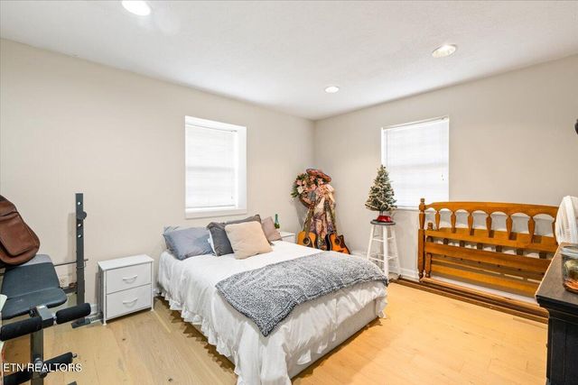 203 Golf Hill Lane, Lafollette, TN 37766