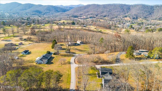 203 Golf Hill Lane, Lafollette, TN 37766