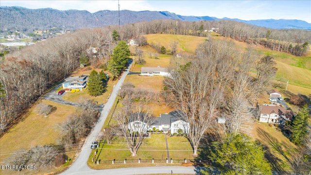 203 Golf Hill Lane, Lafollette, TN 37766