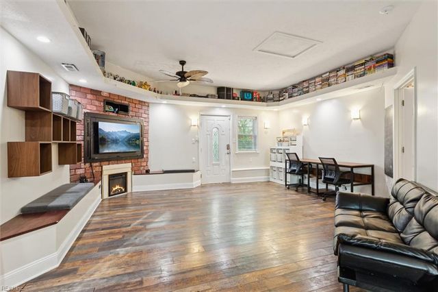 8 El Dorado CT, Hampton, VA 23669