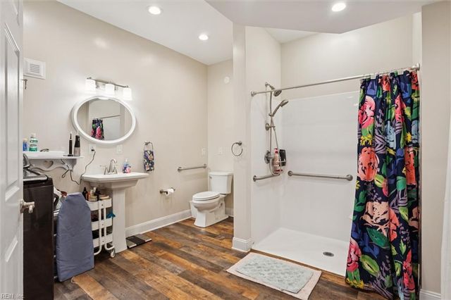 8 El Dorado CT, Hampton, VA 23669