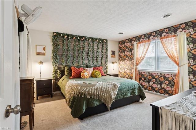 8 El Dorado CT, Hampton, VA 23669