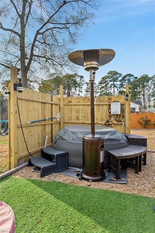 8 El Dorado CT, Hampton, VA 23669