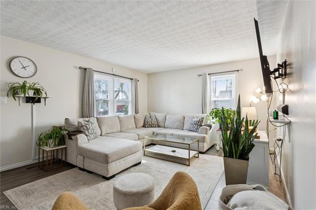 8 El Dorado CT, Hampton, VA 23669