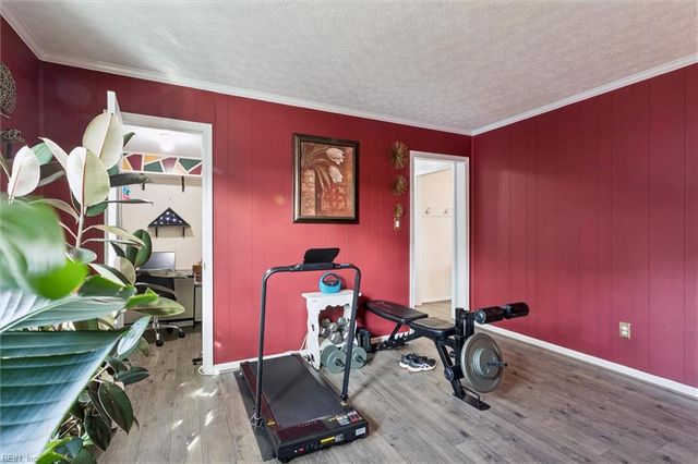 8 El Dorado CT, Hampton, VA 23669