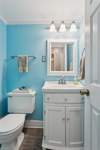 8 El Dorado CT, Hampton, VA 23669