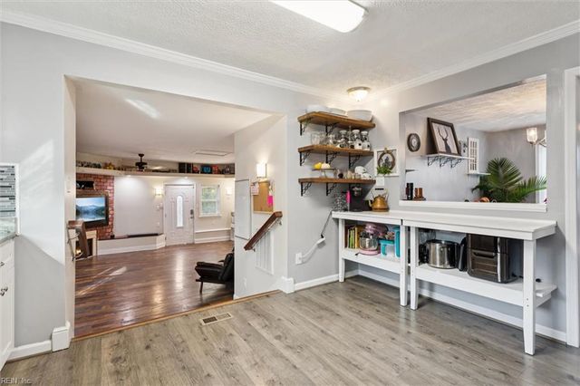 8 El Dorado CT, Hampton, VA 23669