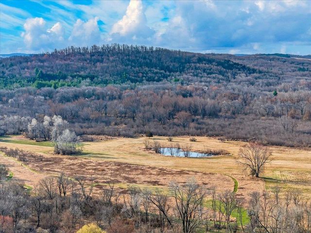 W10821 E Harmony Drive, Lodi, WI 53555