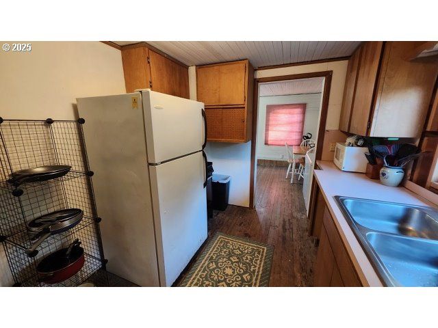 320 S DRIFT CREEK Rd, Lincoln City, OR 97367