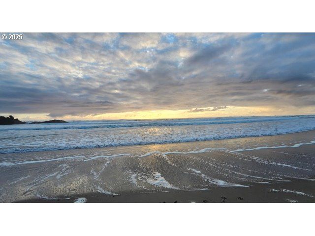 320 S DRIFT CREEK Rd, Lincoln City, OR 97367