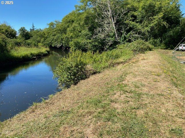 320 S DRIFT CREEK Rd, Lincoln City, OR 97367