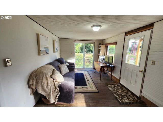 320 S DRIFT CREEK Rd, Lincoln City, OR 97367