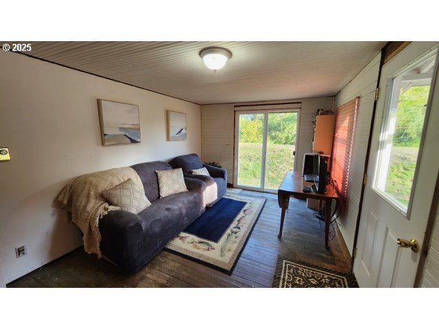 320 S DRIFT CREEK Rd, Lincoln City, OR 97367