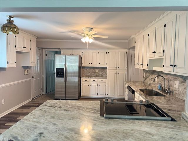 401 Midlothian SQ, Hampton, VA 23669