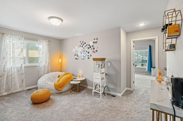 6884 101st Street S, Cottage Grove, MN 55016