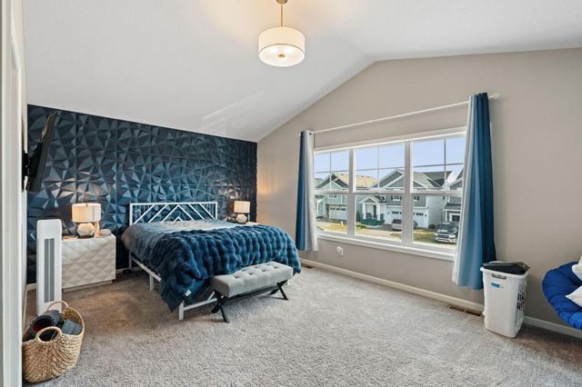 6884 101st Street S, Cottage Grove, MN 55016