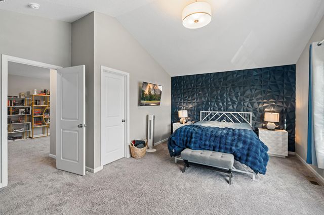 6884 101st Street S, Cottage Grove, MN 55016