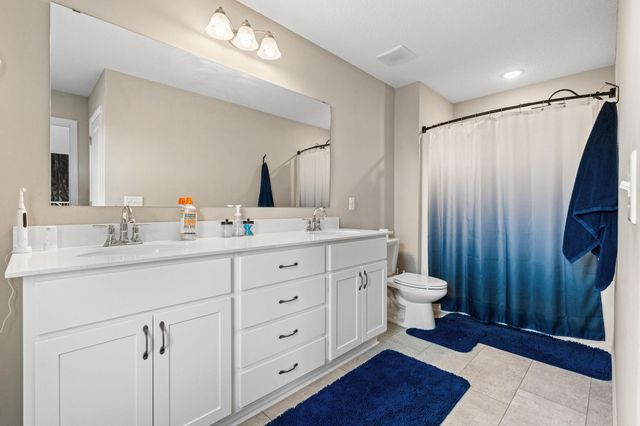 6884 101st Street S, Cottage Grove, MN 55016