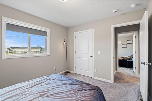 6884 101st Street S, Cottage Grove, MN 55016