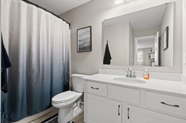 6884 101st Street S, Cottage Grove, MN 55016